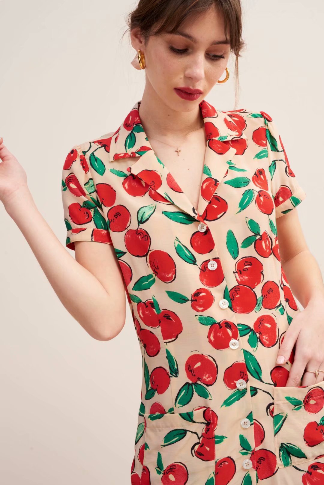 欧美风外贸批发女装2020夏季新款法式西装领衬衫式苹果印花连衣裙