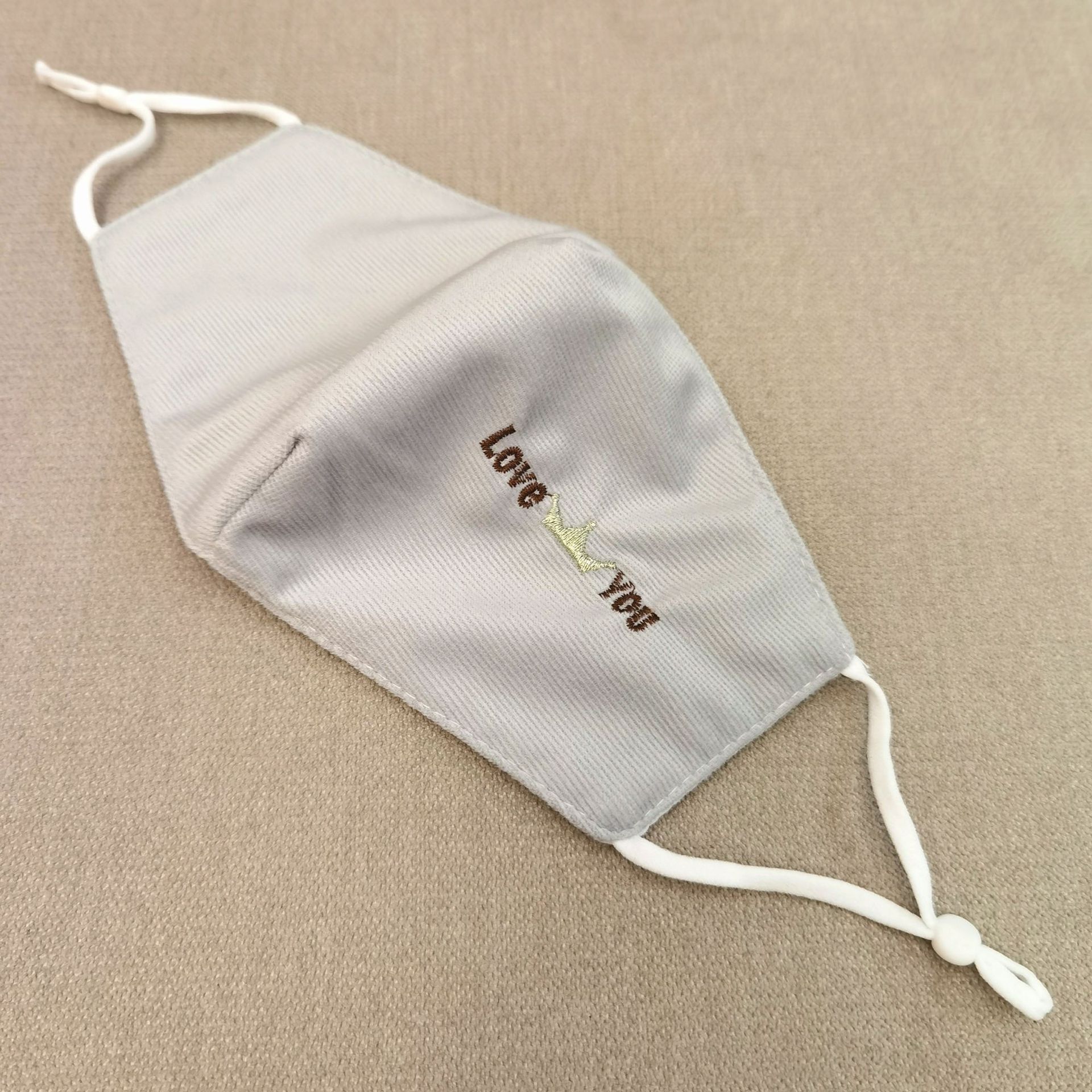 新款绣花个性口罩秋冬保暖挂耳式棉布口罩户外防尘可调节成人口罩