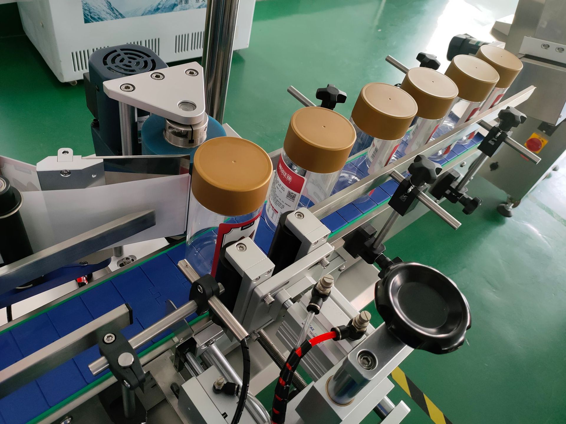 圆瓶双标贴标机 圆瓶自动贴标机