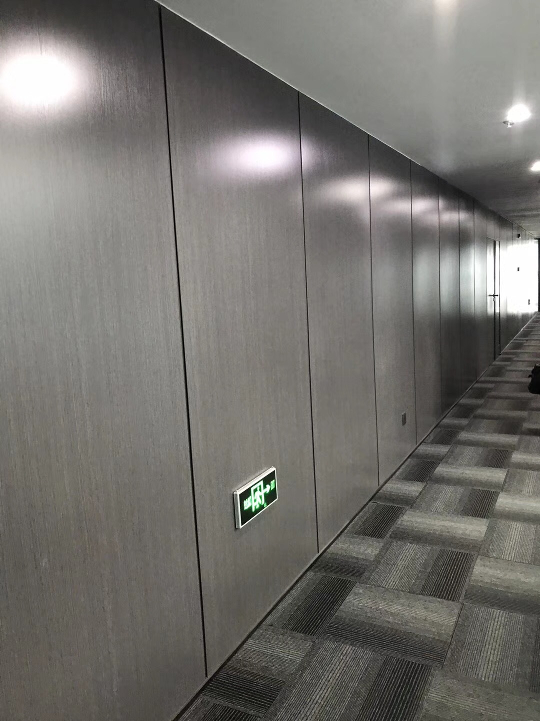 钢制挂墙板 现货供应酒店办公屏风隔断办公活动隔断100款护墙钢板