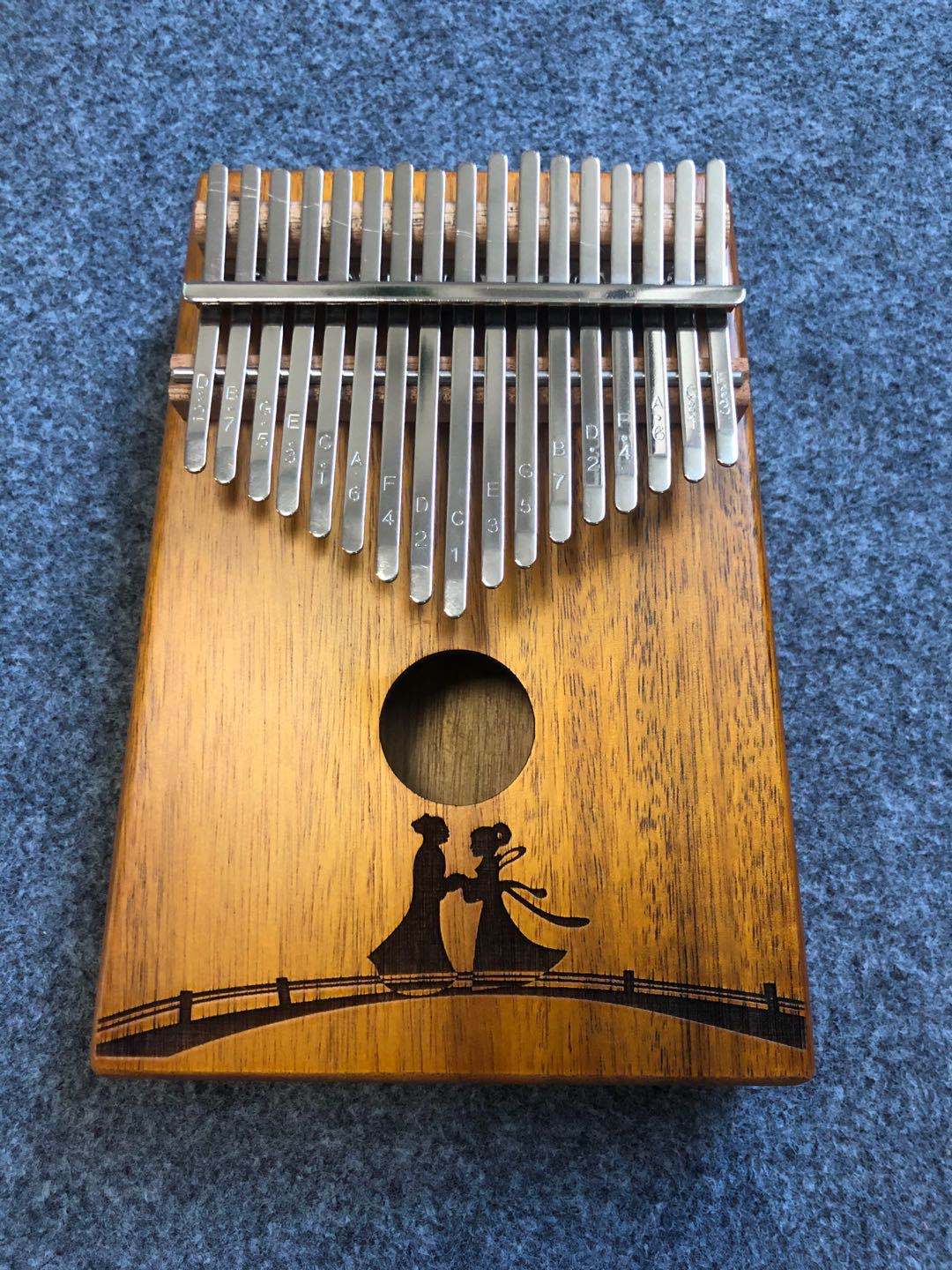 厂家直销品牌百灵鸟卡林巴指尖乐器拇指琴新款宝石蓝卡林巴17音