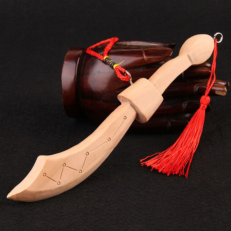 桃木刀挂件 七星刀挂件 北斗七星刀 木雕桃木刀 整木雕刻