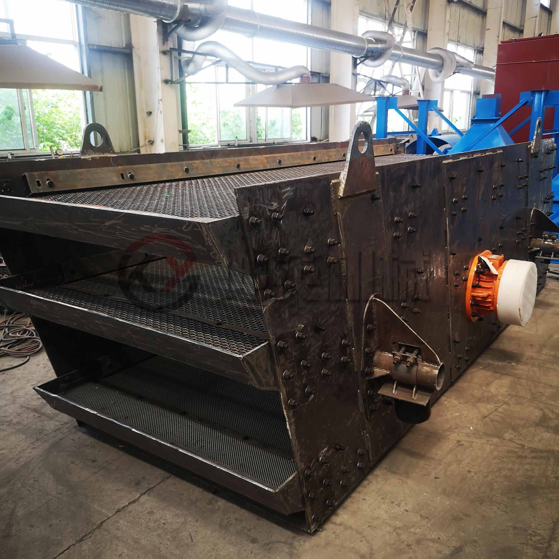 多层振动筛沙机器价格矿山震动筛分设备厂家圆振动筛配件及筛网