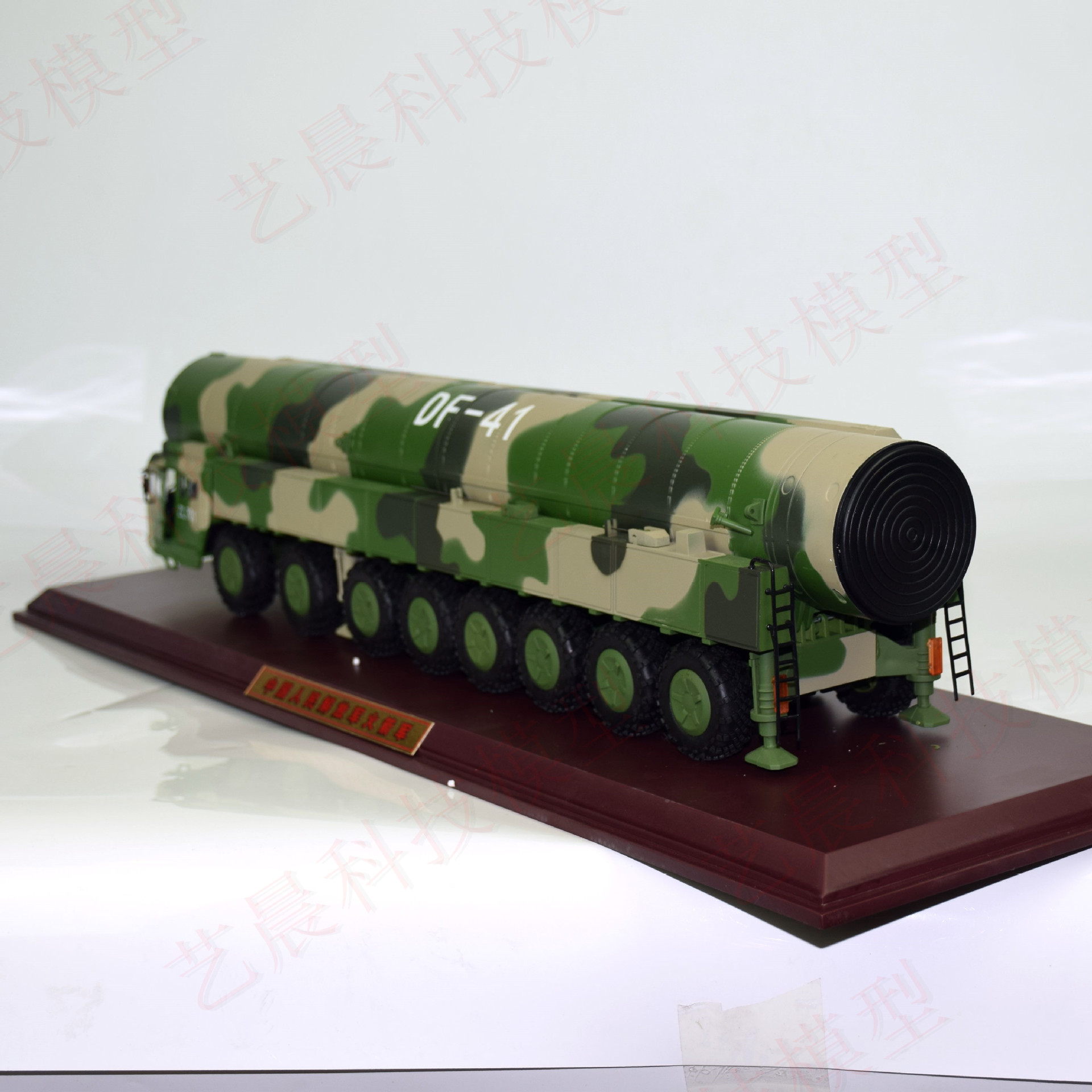 艺晨东风41弹道导弹df41导弹发射车模型东风41导弹发射车阅兵模型