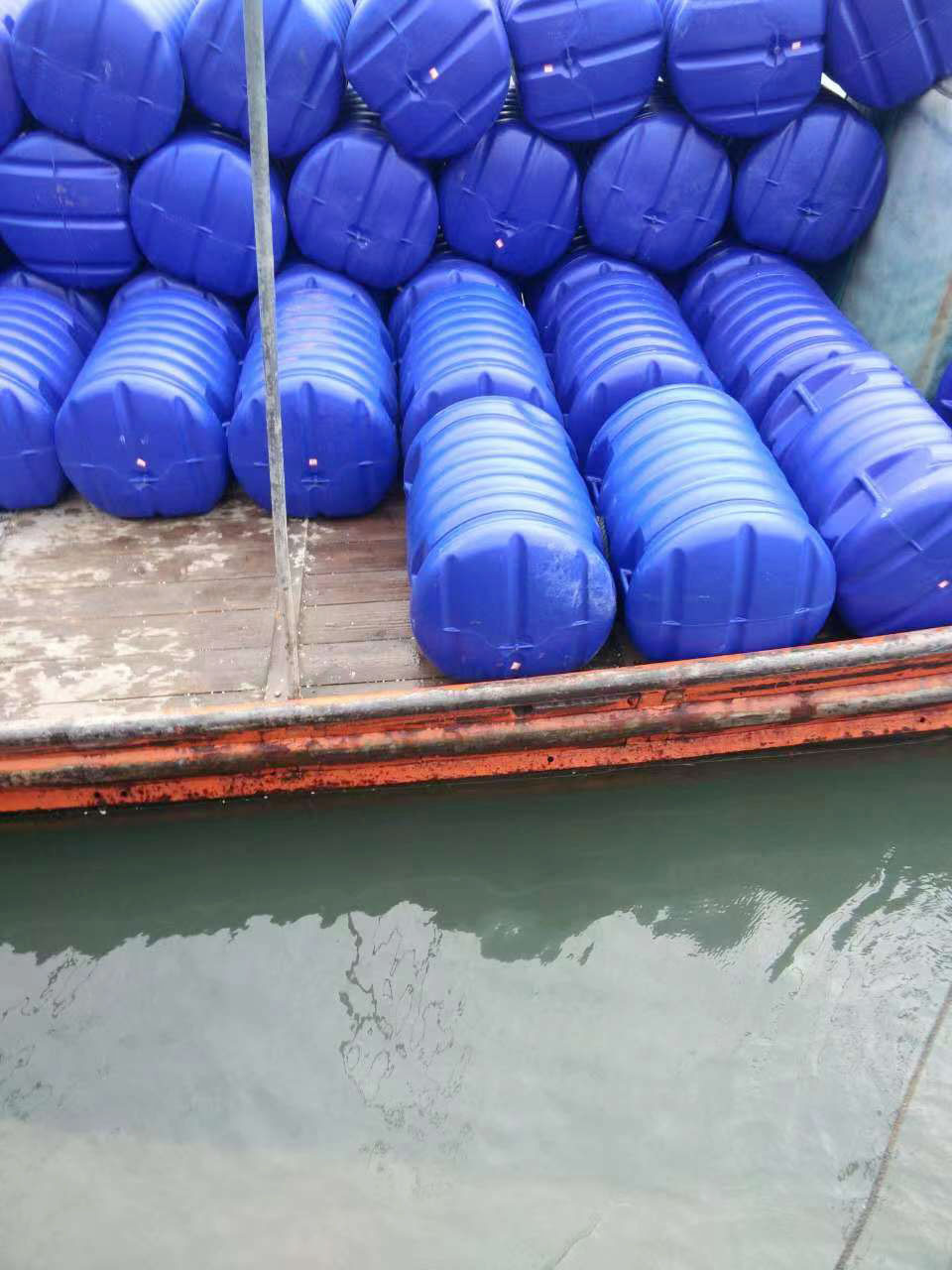 排塑料浮球养殖渔排浮体拦污浮筒浮箱生产厂家