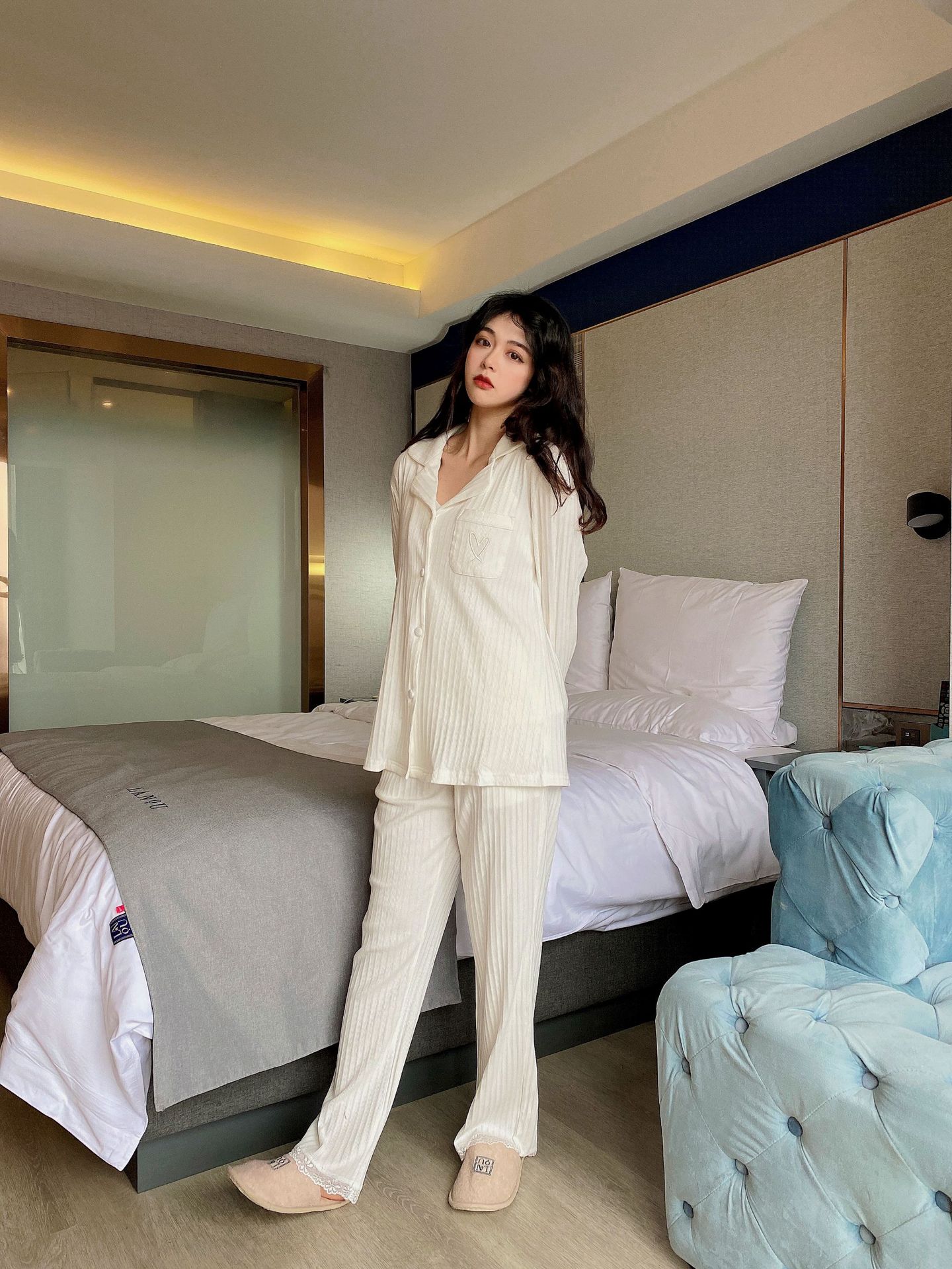 坑条莫代尔拼接蕾丝爱心刺绣性感妩媚四级可穿女士睡衣四件套批发