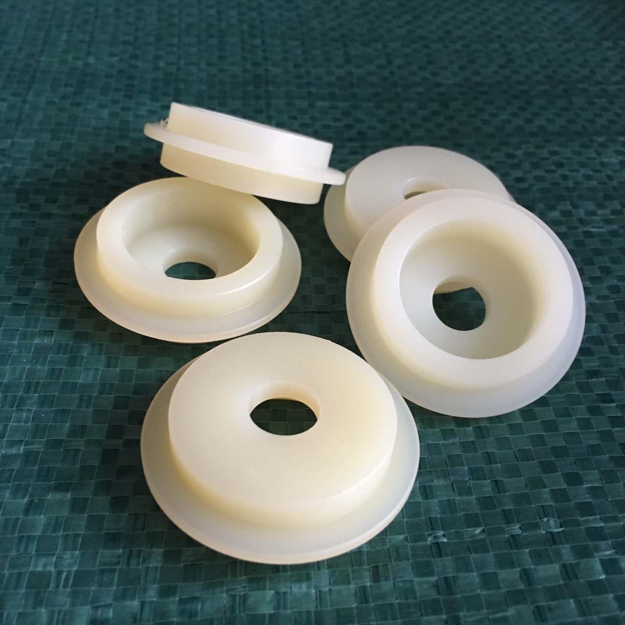 圆形法兰轴套台阶尼龙套筒硬塑料衬套直线运动法兰盘自润滑轴承套