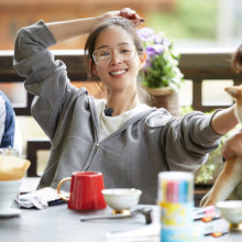 张钧甯明星同款连帽卫衣女宽松拉链外套秋冬新款灰色韩版学生开衫