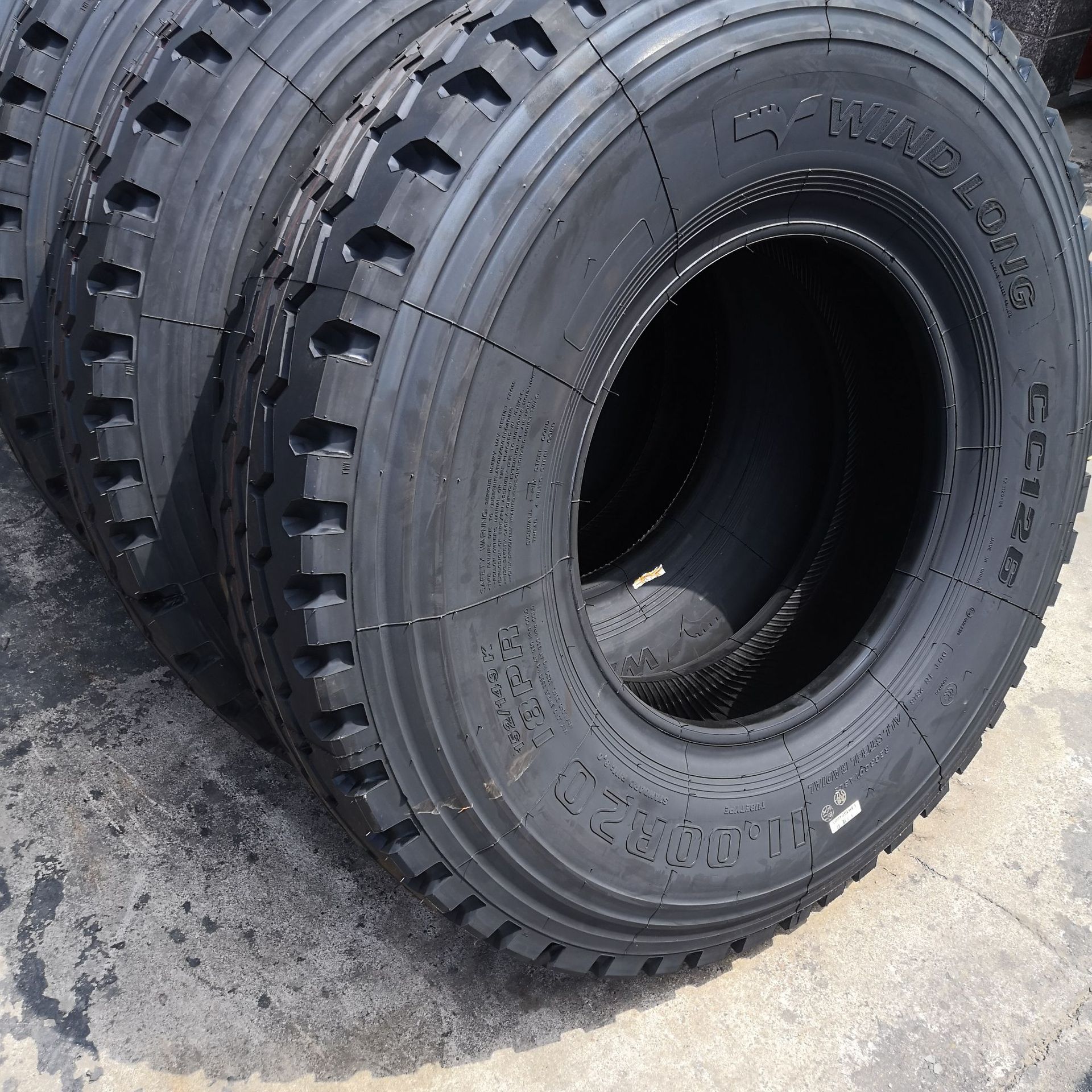 销售便宜供应经济型全钢子午线卡车轮胎11.00r20