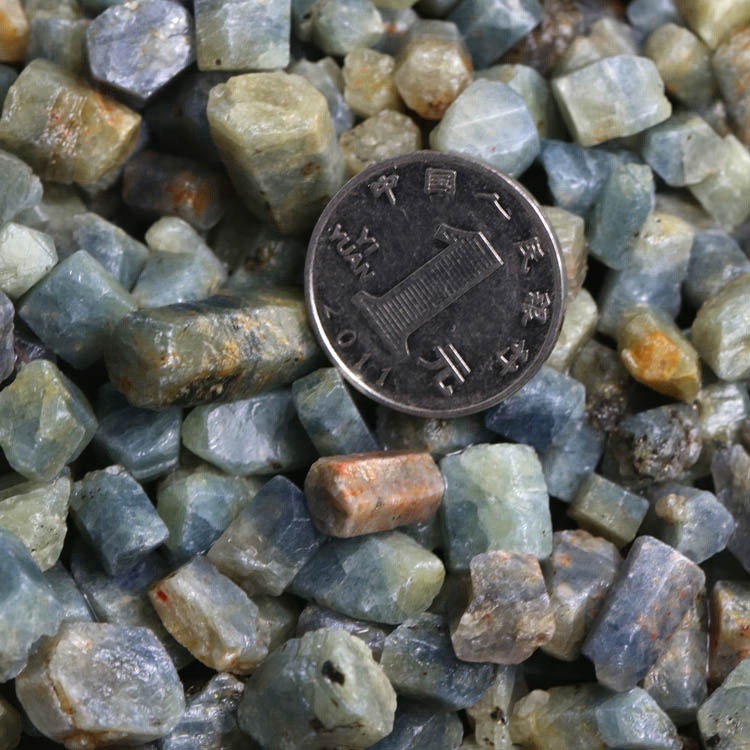 天然蓝刚玉原石原矿无处理优化蓝宝石毛料矿物教学标本单晶体原石