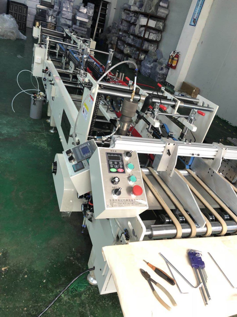 pvc糊盒上胶机   pet透明塑料胶盒糊盒胶水机械