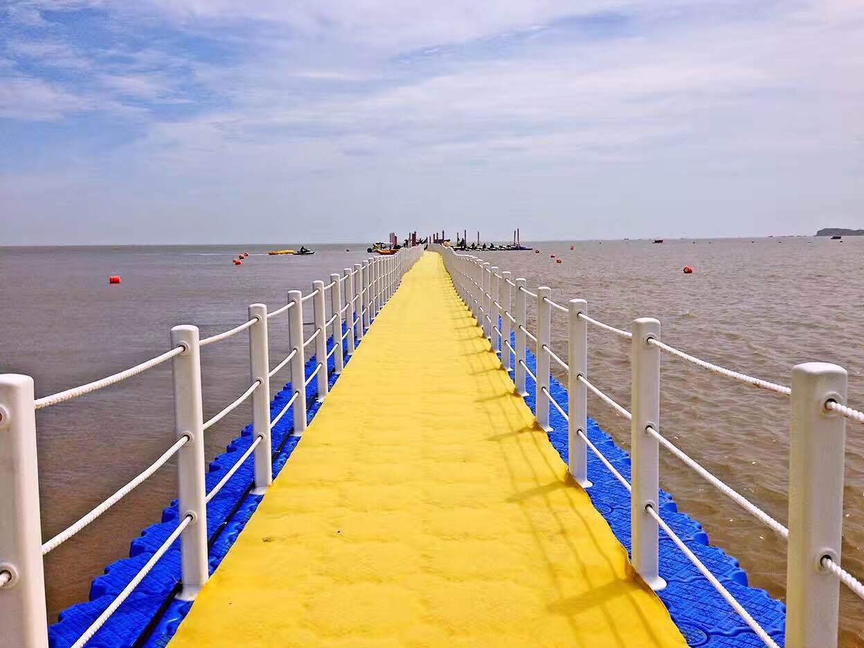 丽娜海上浮桥浮动码头船舶游艇停放泊位浮箱养殖垂钓浮筒平台浮体