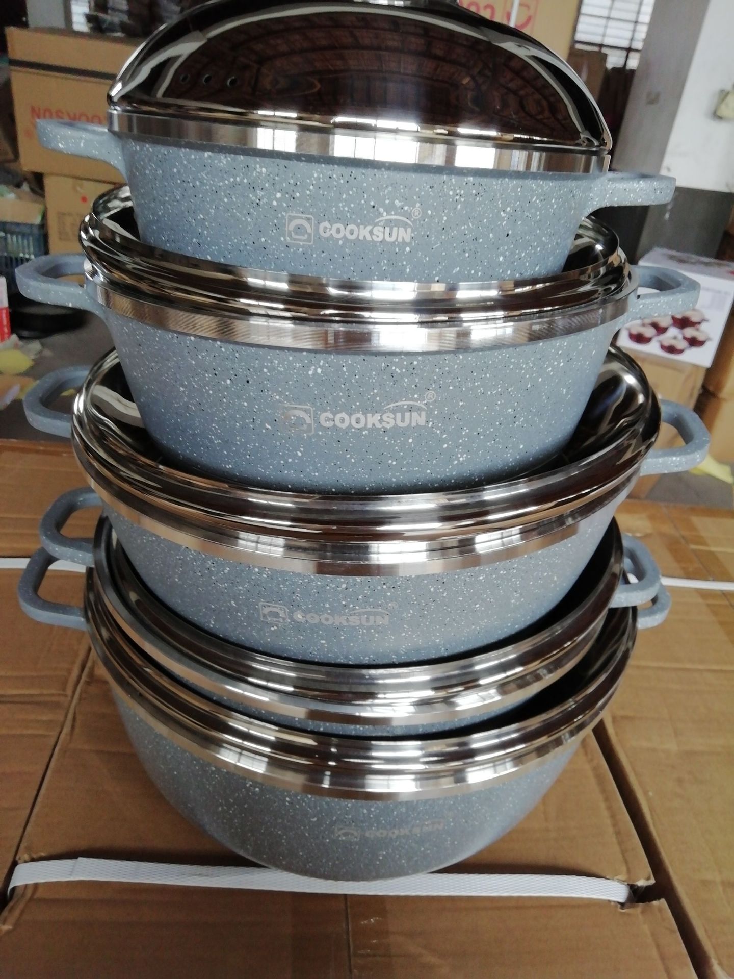 厂家直供现代简约压铸汤锅套锅麦饭石涂层汤锅套装批发