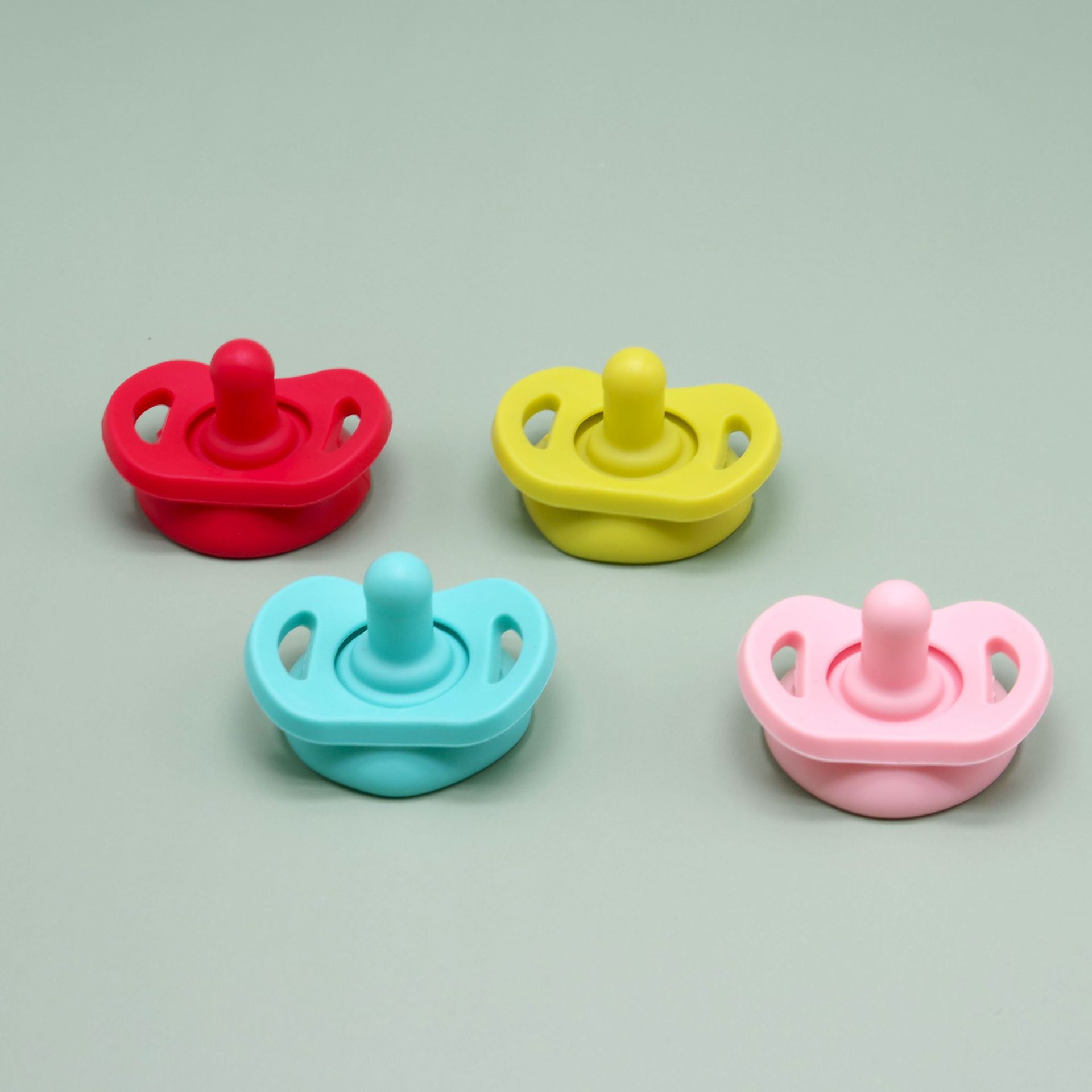 厂家直销新款婴幼儿安抚奶嘴超软食品级硅胶奶嘴咬咬乐安睡奶嘴