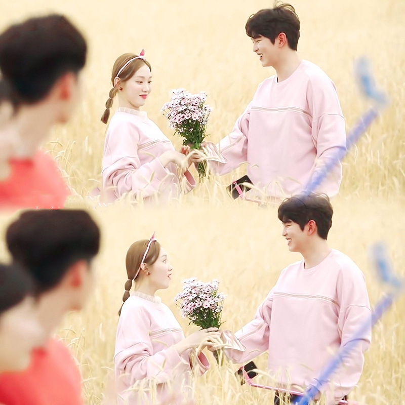 现货当你沉睡时尹均相李圣经同款粉色圆领套头宽松休闲拉链卫衣