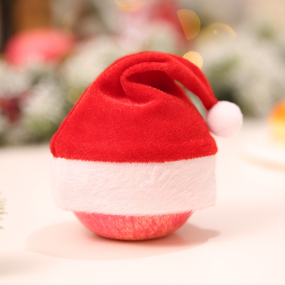 2022 New Christmas Decoration Supplies Christmas Apple Small Hat Hand-Picked Coke Cap Small Gifts for Children Packaging