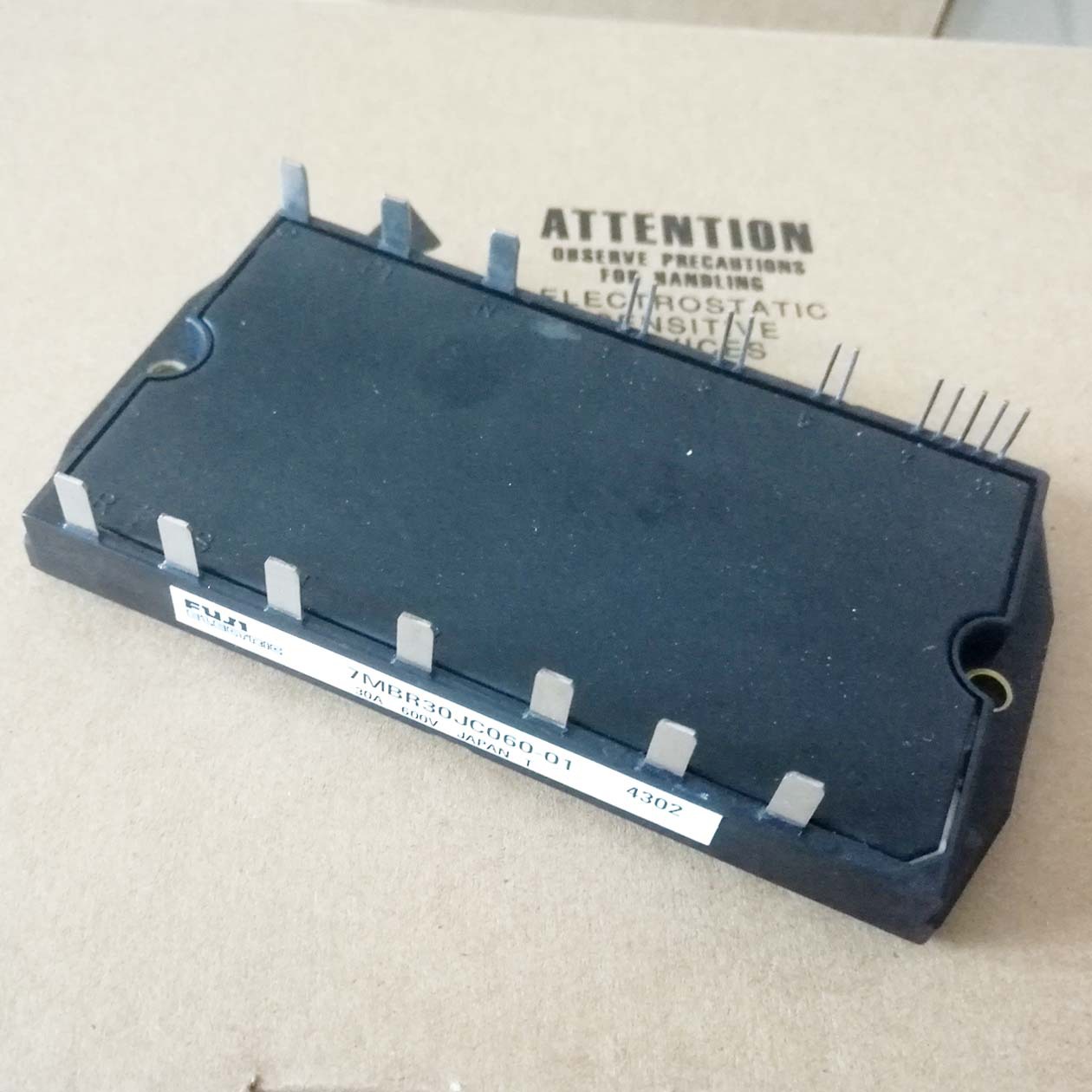 7mbr30jc060-01 7mbr30ne060 功率igbt 600v/30a pim模块