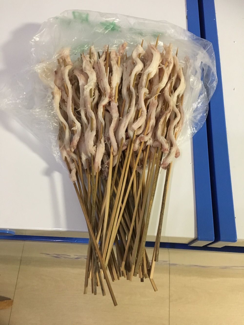 四川猪鼻筋无半截残渣,满一百根包邮,烧烤爆炒专