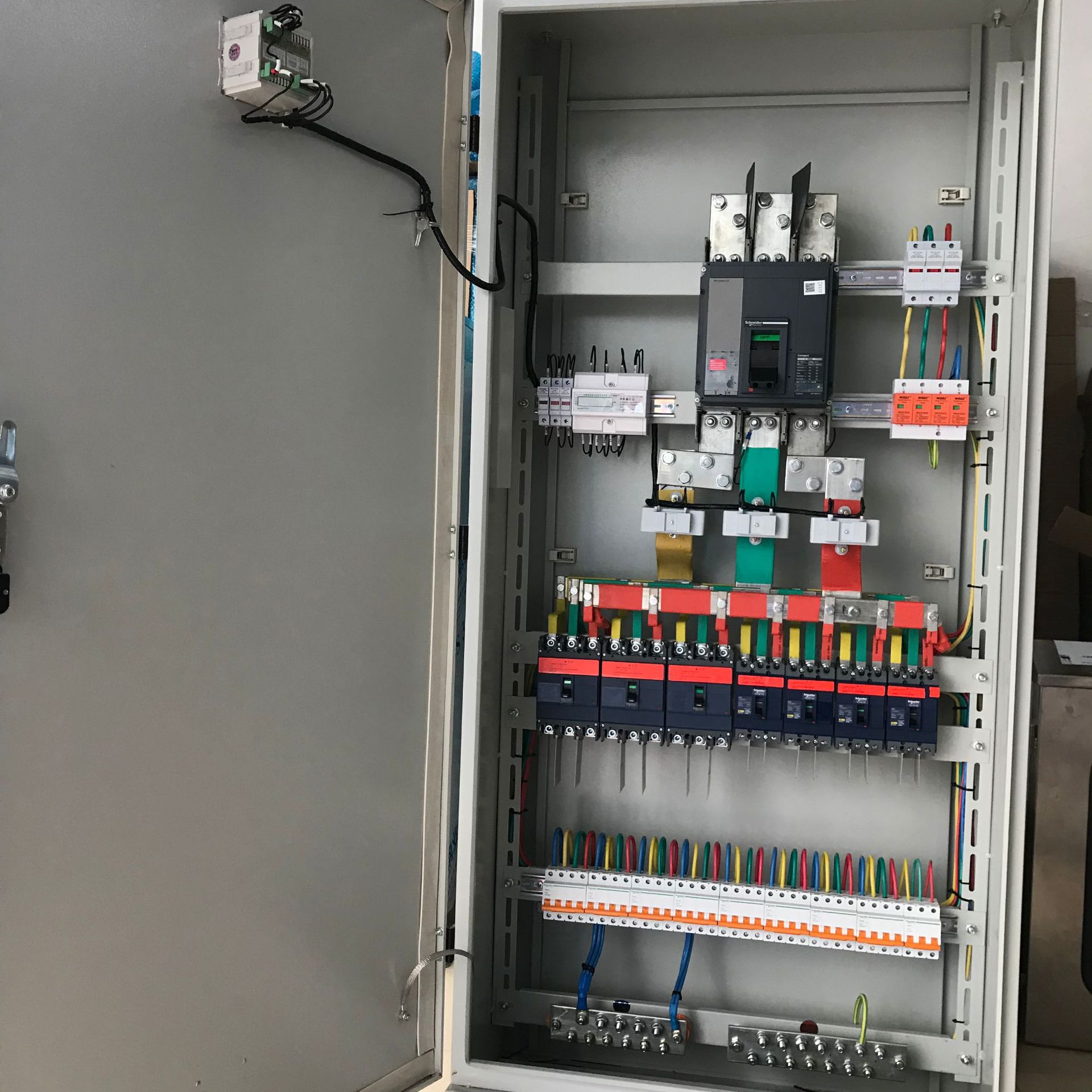 开关柜 青岛厂家销售冷轧板材质配电柜 低压开关柜 欢迎询问