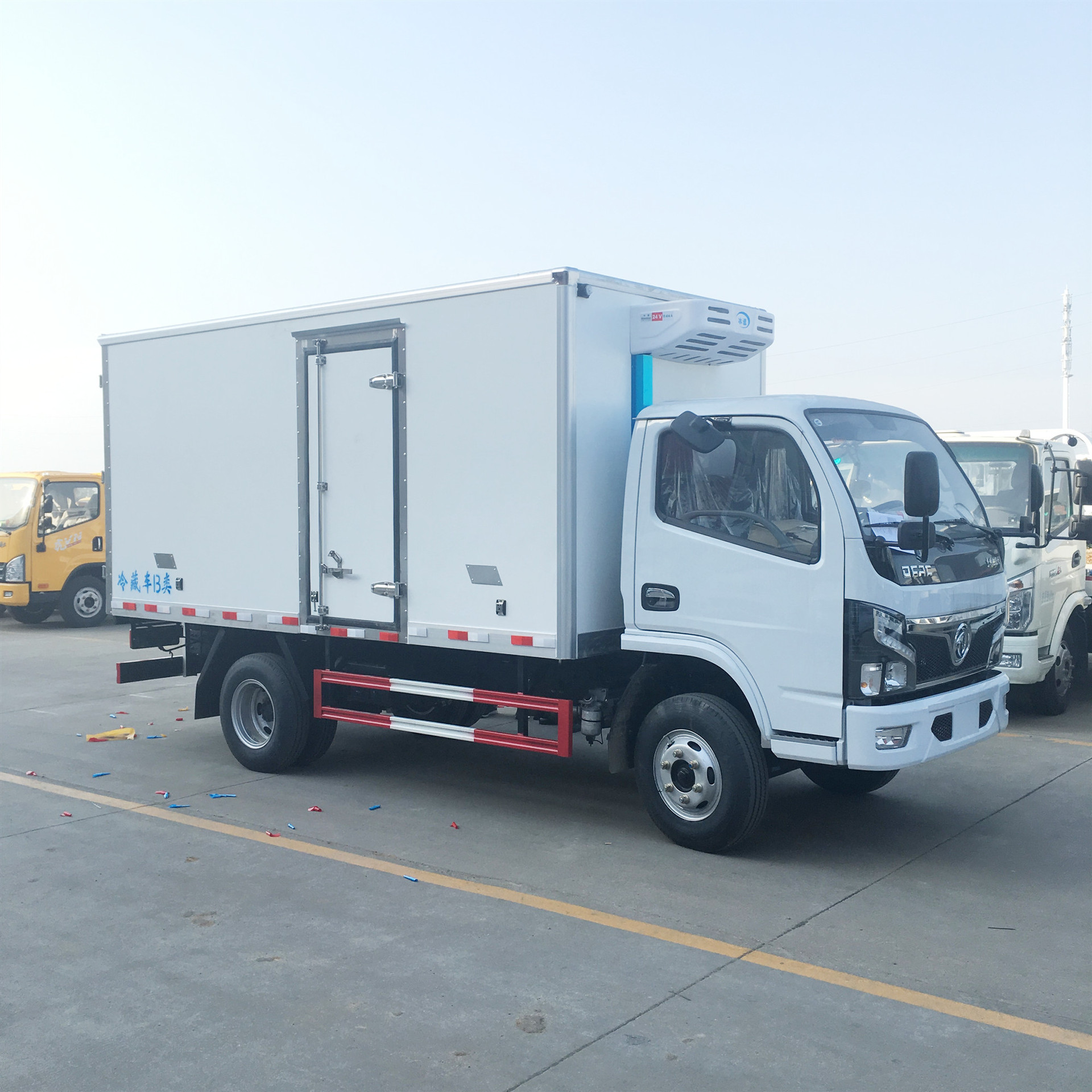 厂家直销各类冷藏车猪肉肉钩冷链保温车大型黄牌国六冷冻车