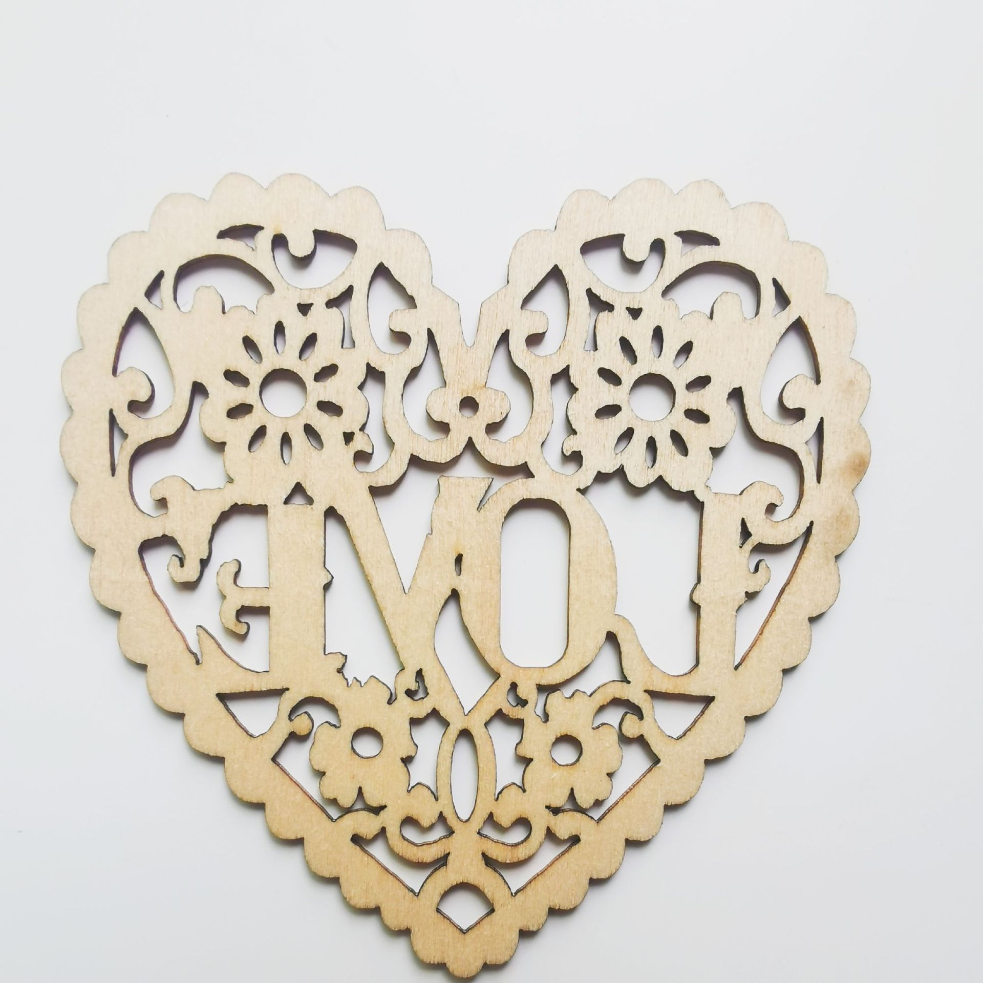 现货批发婚庆装饰吊牌木制 love爱心挂件激光切割桃心木片 10个包
