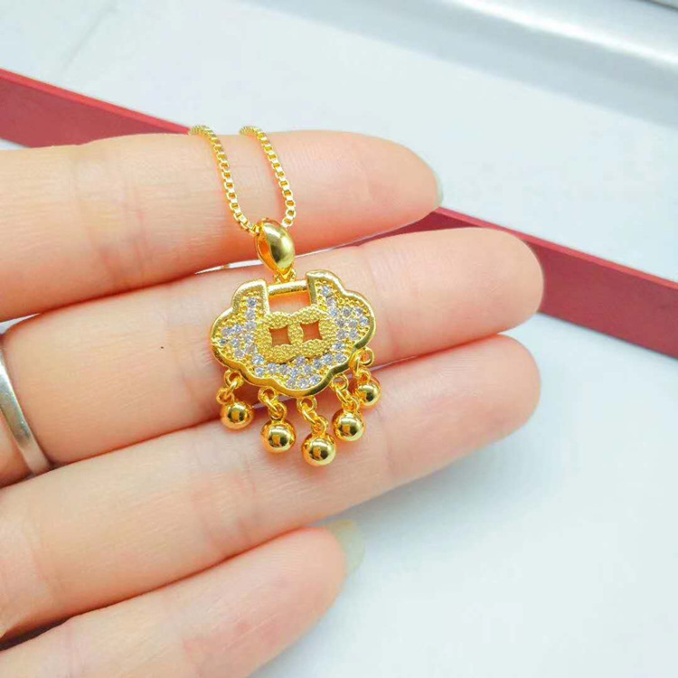 黄铜镀金微镶宫廷锁吊坠电镀仿金首饰品女士项坠项饰实体电商货源