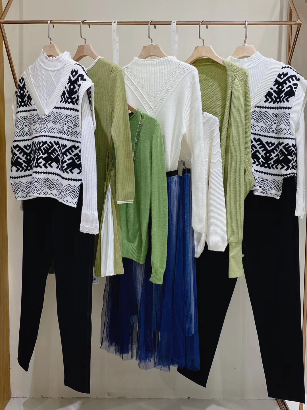 日韩风20禾木毛衣秋装品牌折扣女装尾货走份批发快手直播货源清仓