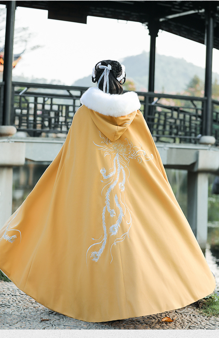 5051男女情侣汉服加绒加厚长款刺绣斗篷披风兜帽大摆毛领保暖外套
