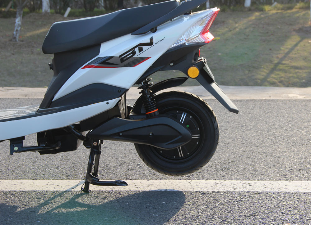 出口新战鹰电动摩托车60v72v成人电动车生产厂家