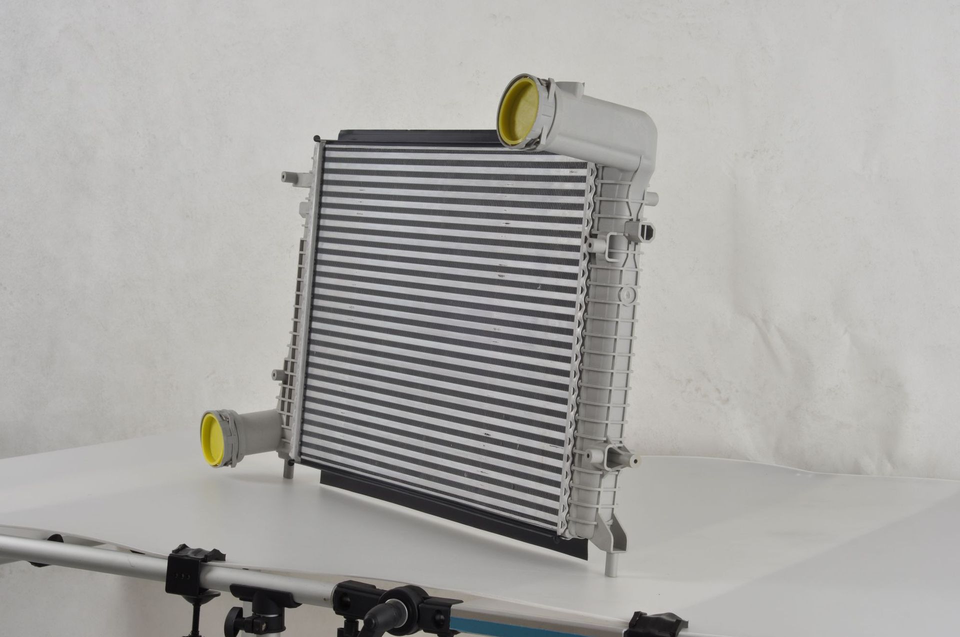 适用于奥迪a3汽车 钎焊式中冷器全新件 (代码:dl-e112)