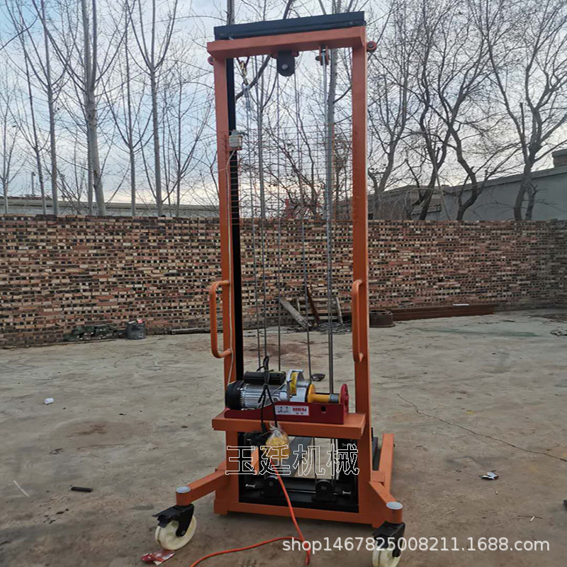 工地上砖车电动移动5米6米自动搬砖上料机无线遥控装载机厂家直销