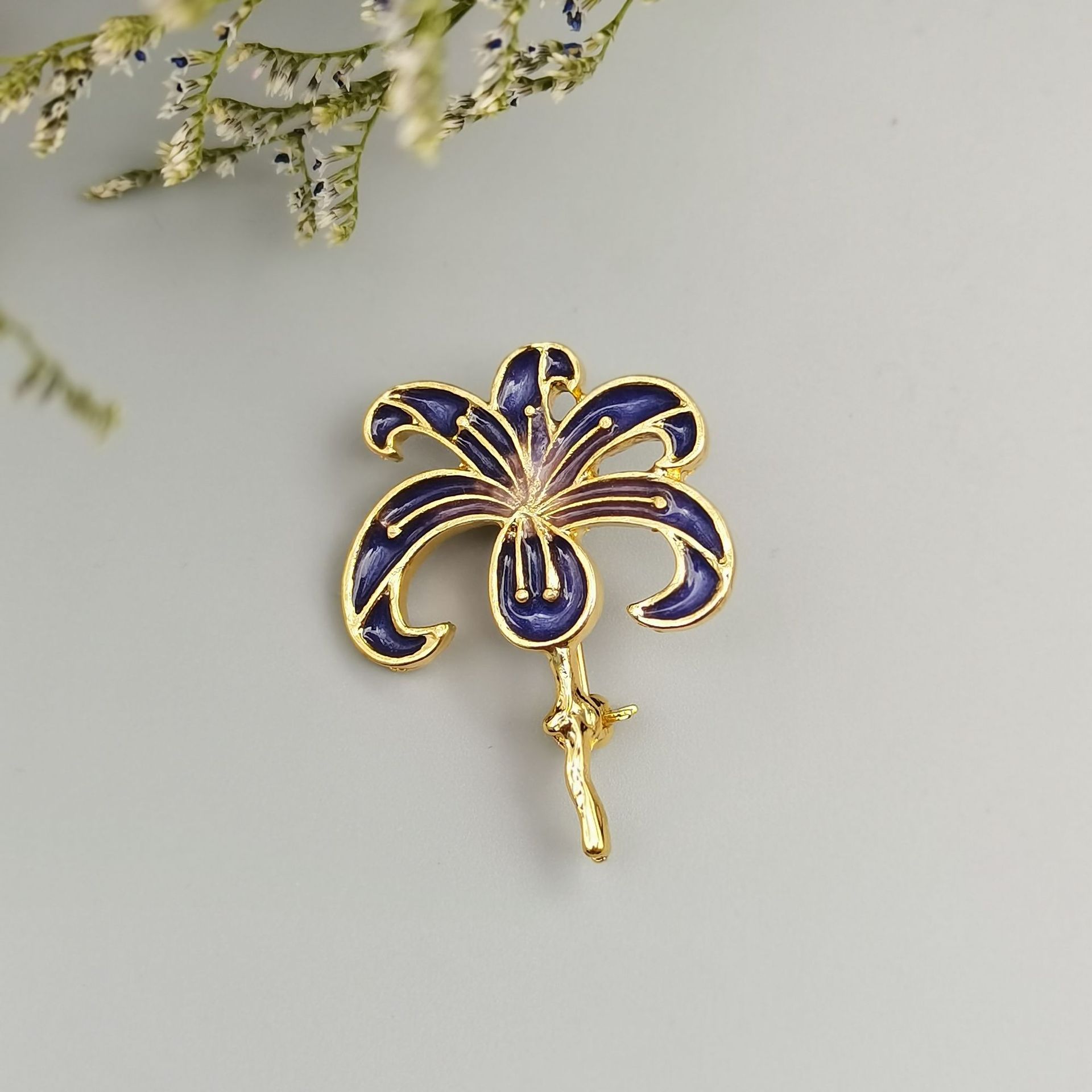 复古鸢尾花植物胸针紫蜻蜓胸针气质珐琅手作防走光胸花扣批发-阿里巴