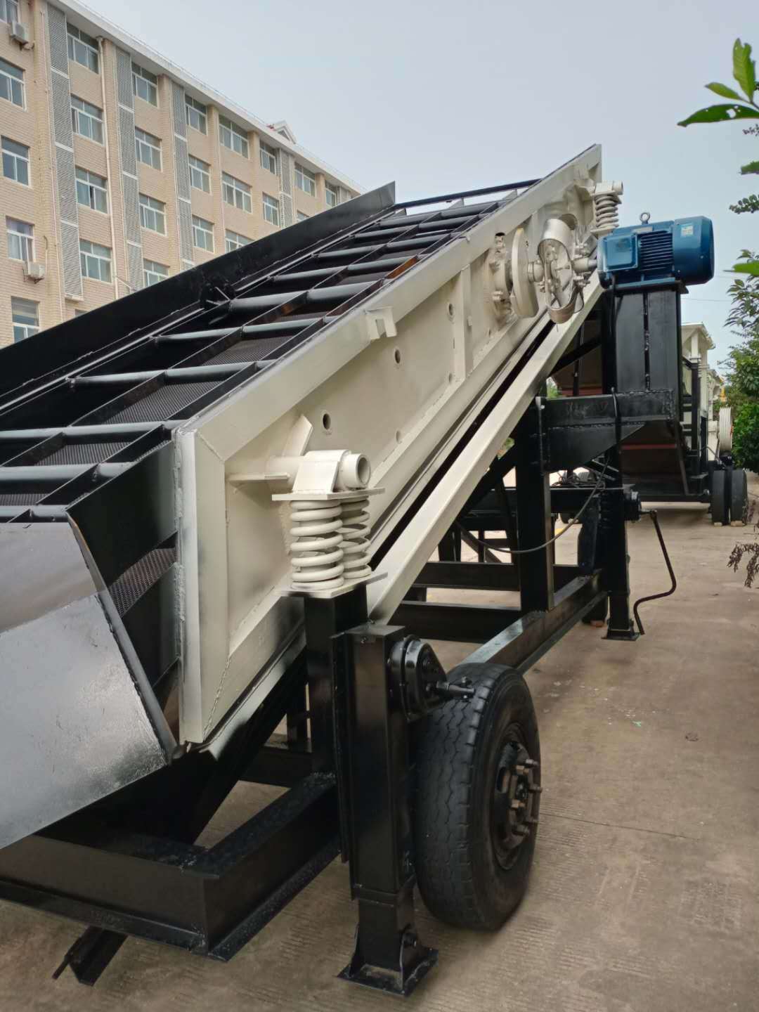 厂家直供矿山振动筛沙机 振动筛分机 石料筛选机 石子振动筛分机