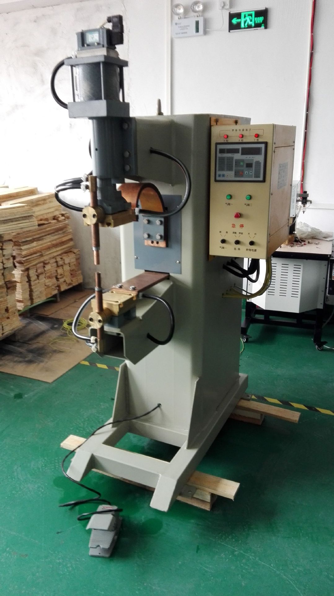 中频点焊机直流焊机立式中频点焊机螺母螺帽点焊机电阻焊