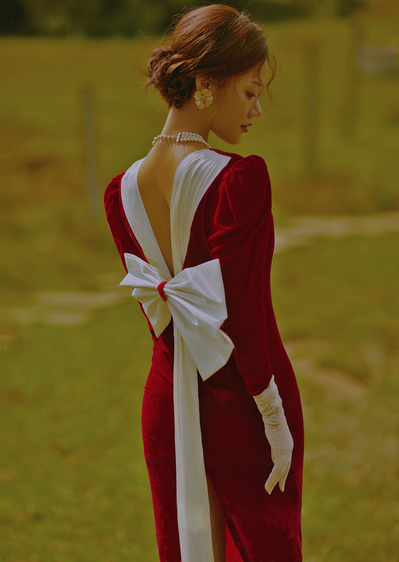 影楼拍照主题服装新款旅拍婚纱摄影复古英伦简约法式丝绒修身礼服