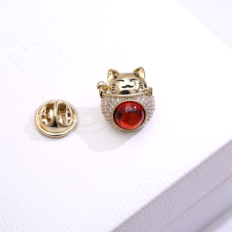 小蜜蜂招财猫生肖牛胸针高档防走光气质西装胸花别针固定衣服配饰