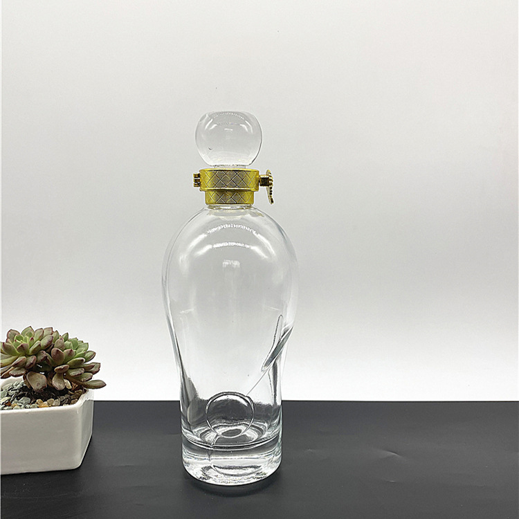 山东郓城厂家生产500m晶白料玻璃白酒瓶 一斤装透明洋酒瓶 茶油瓶