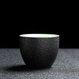 黑色小茶杯