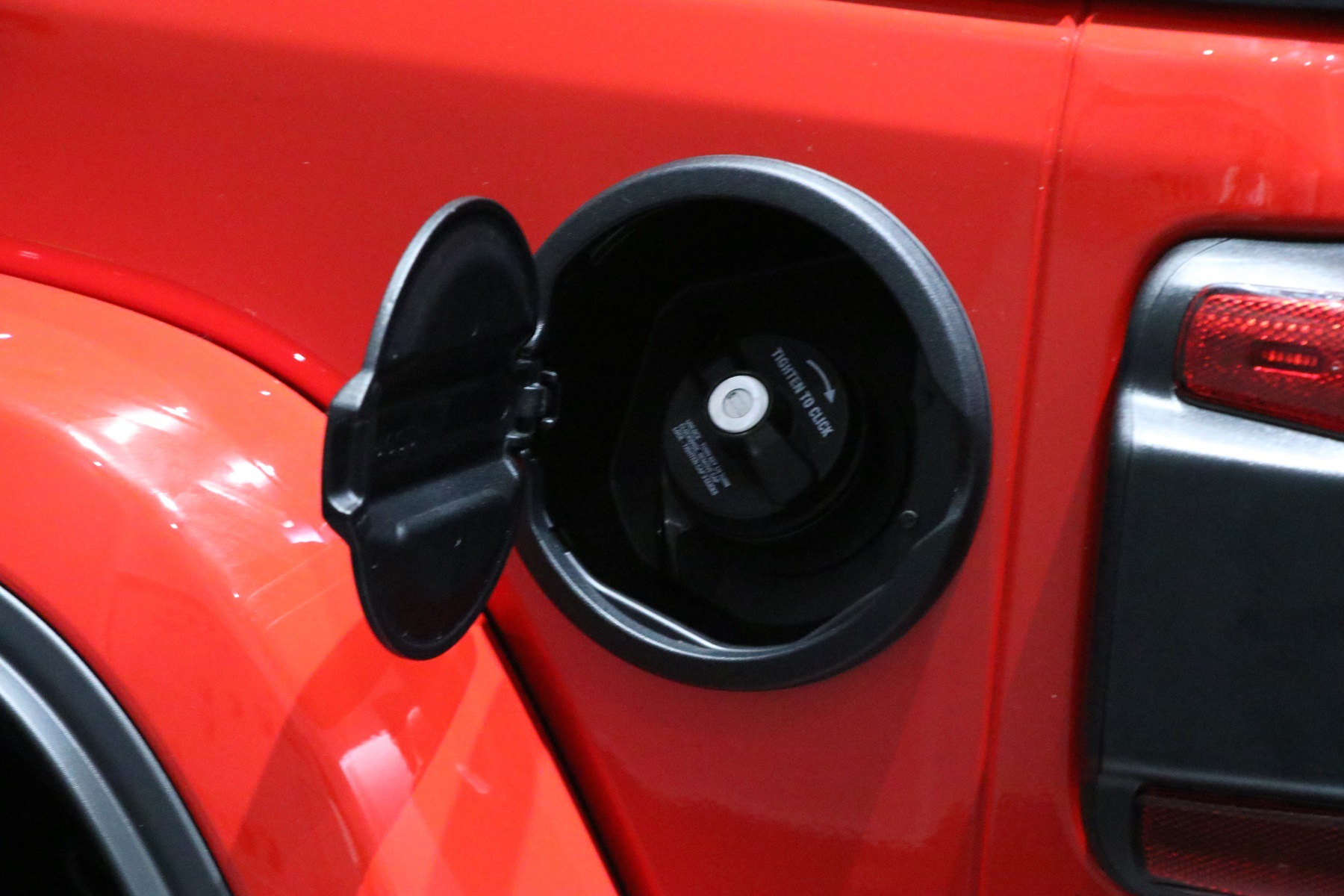 jl牧马人油箱盖适用于18/19款jeep牧马人改装金属油箱保护盖配件