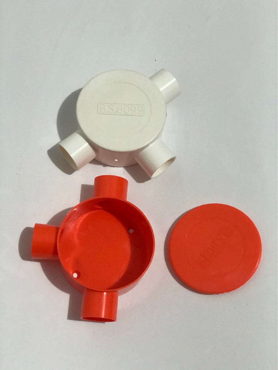 pvc明装线管阻燃圆三通圆四通明装司令接线盒