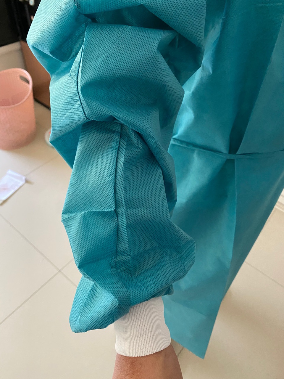 一次性手术衣无纺布sms隔离服防尘服针织袖口工作服工厂批发