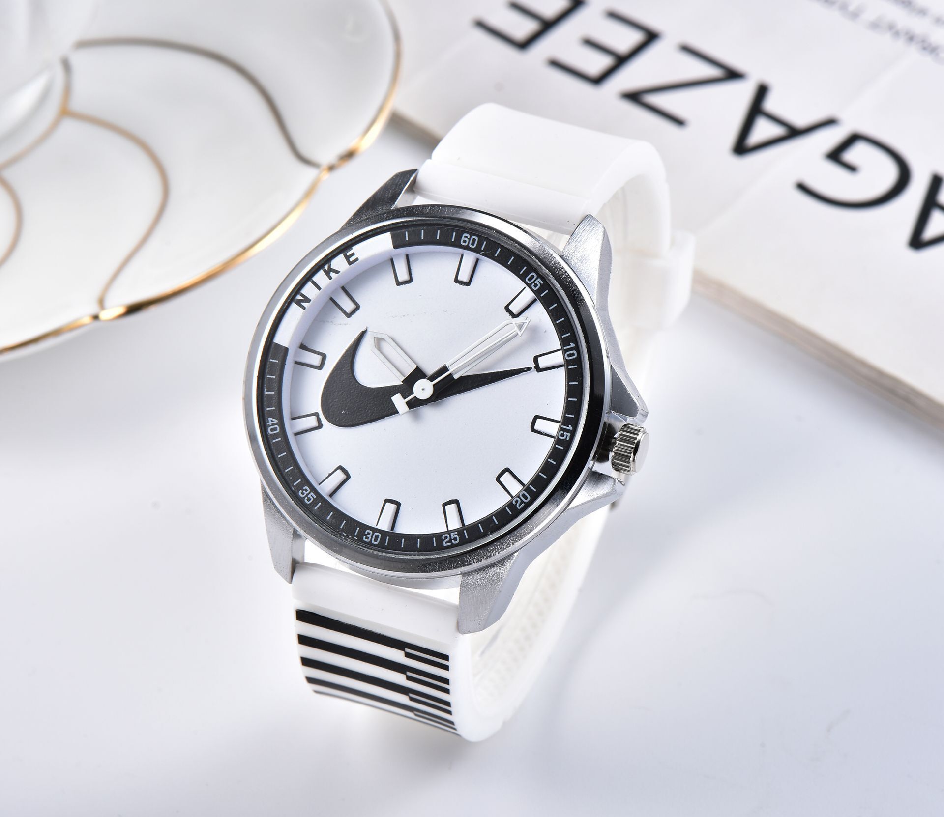 2019 外贸速卖通新款男女款 休闲时尚手表 n欧美厂家直销克