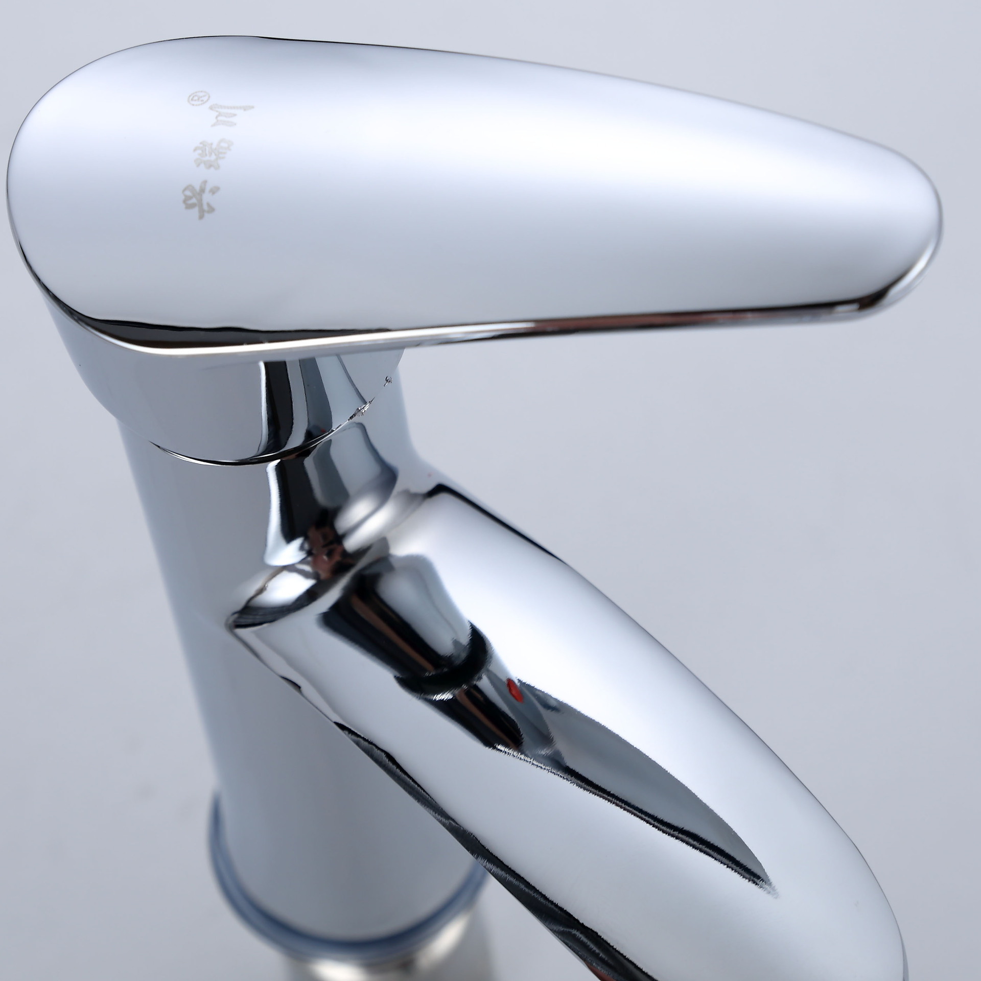 合金鲨鱼单孔冷热面盆龙头 台盆洗手盆脸盆水龙头批发