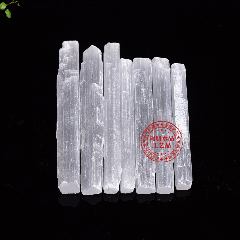 天然水晶石英白色透明石膏石单晶体柱形碎石矿标收藏批发