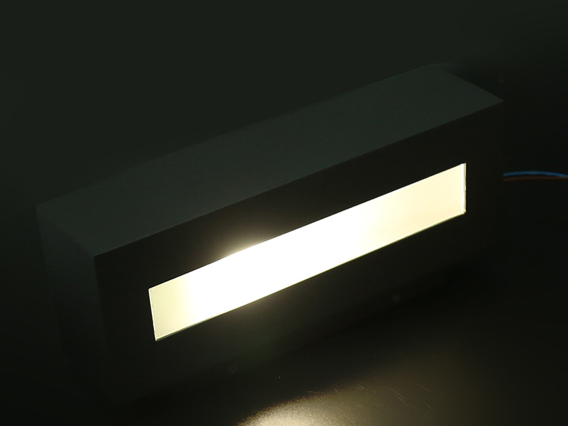 新款长方形壁灯 户外灯 户外墙壁灯 室外壁灯 庭院过道照明墙壁灯