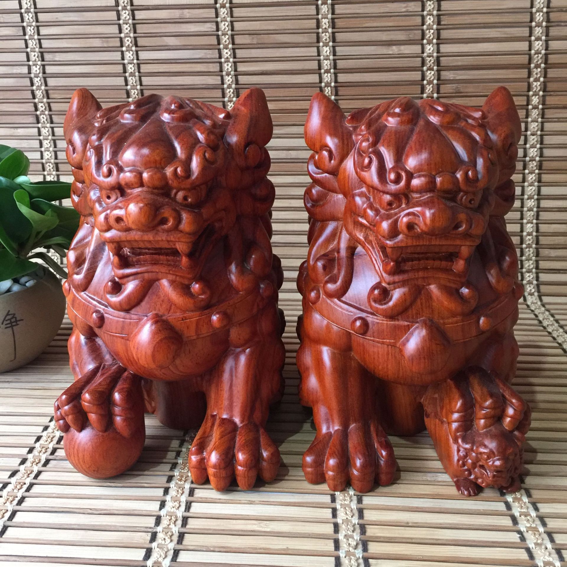 黑檀狮子木雕摆件中式实木办公室客厅装饰一对雌雄狮子木质工艺品