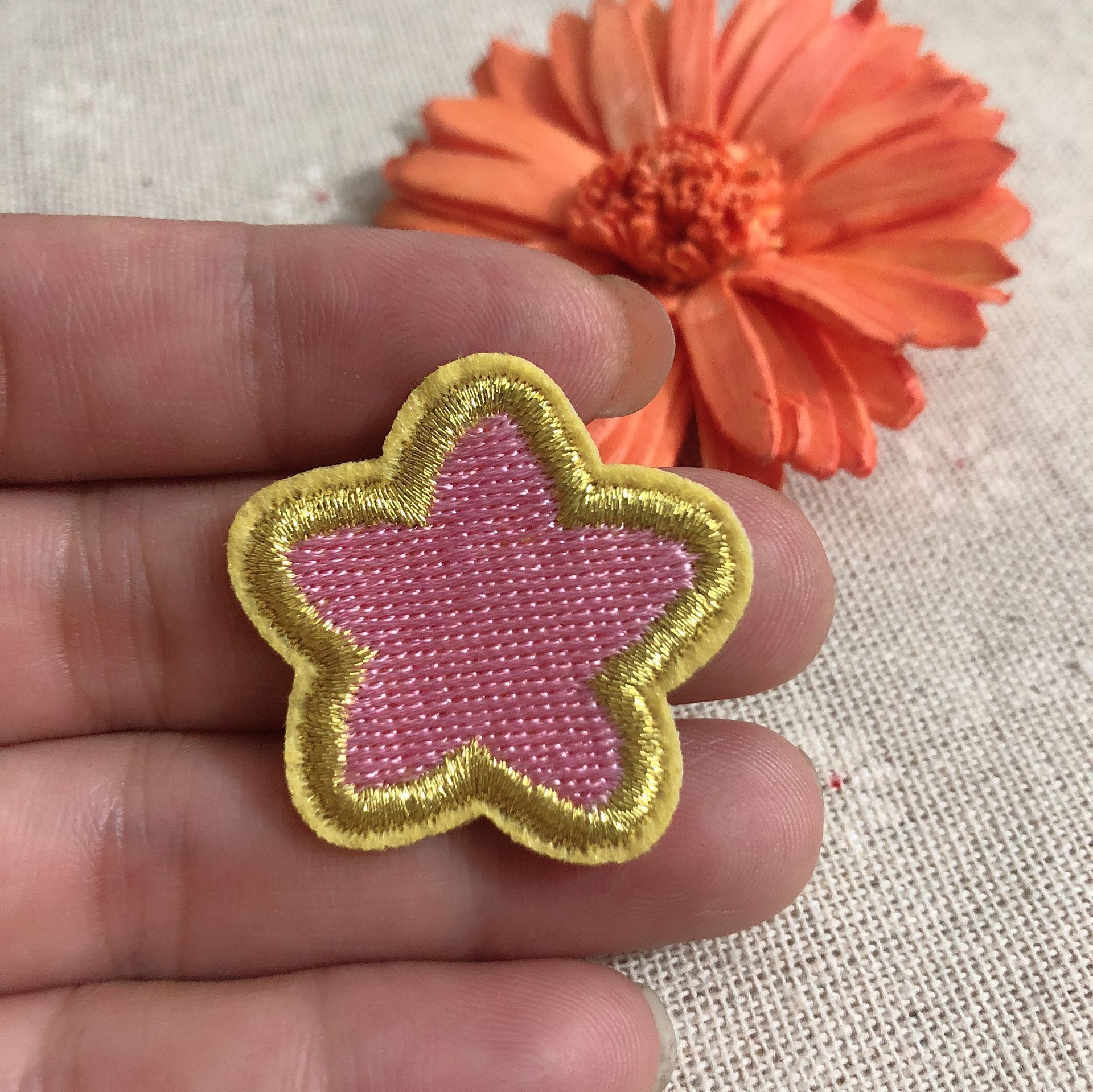 新品 可爱卡通满绣五角星多色组合 儿童衣服补丁装饰diy电脑刺绣