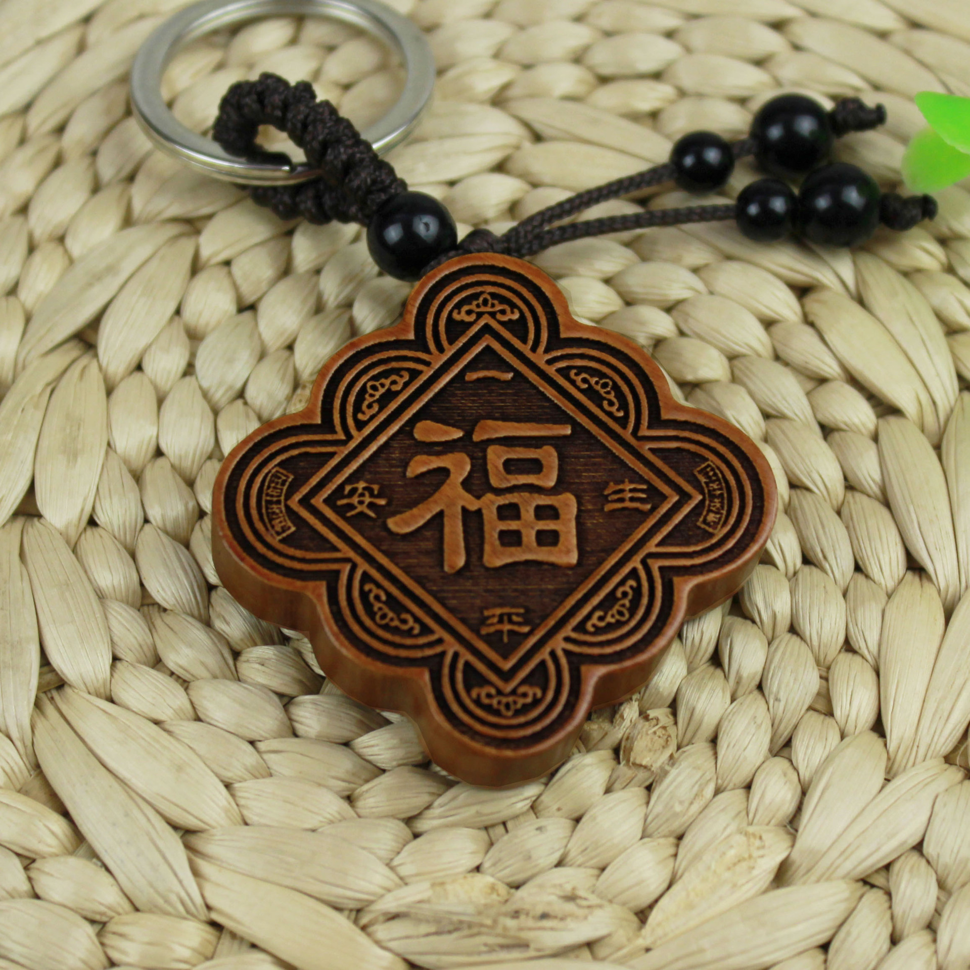 地摊货源批发 新款桃木雕刻福字发字钥匙扣挂件 免费礼品定制logo