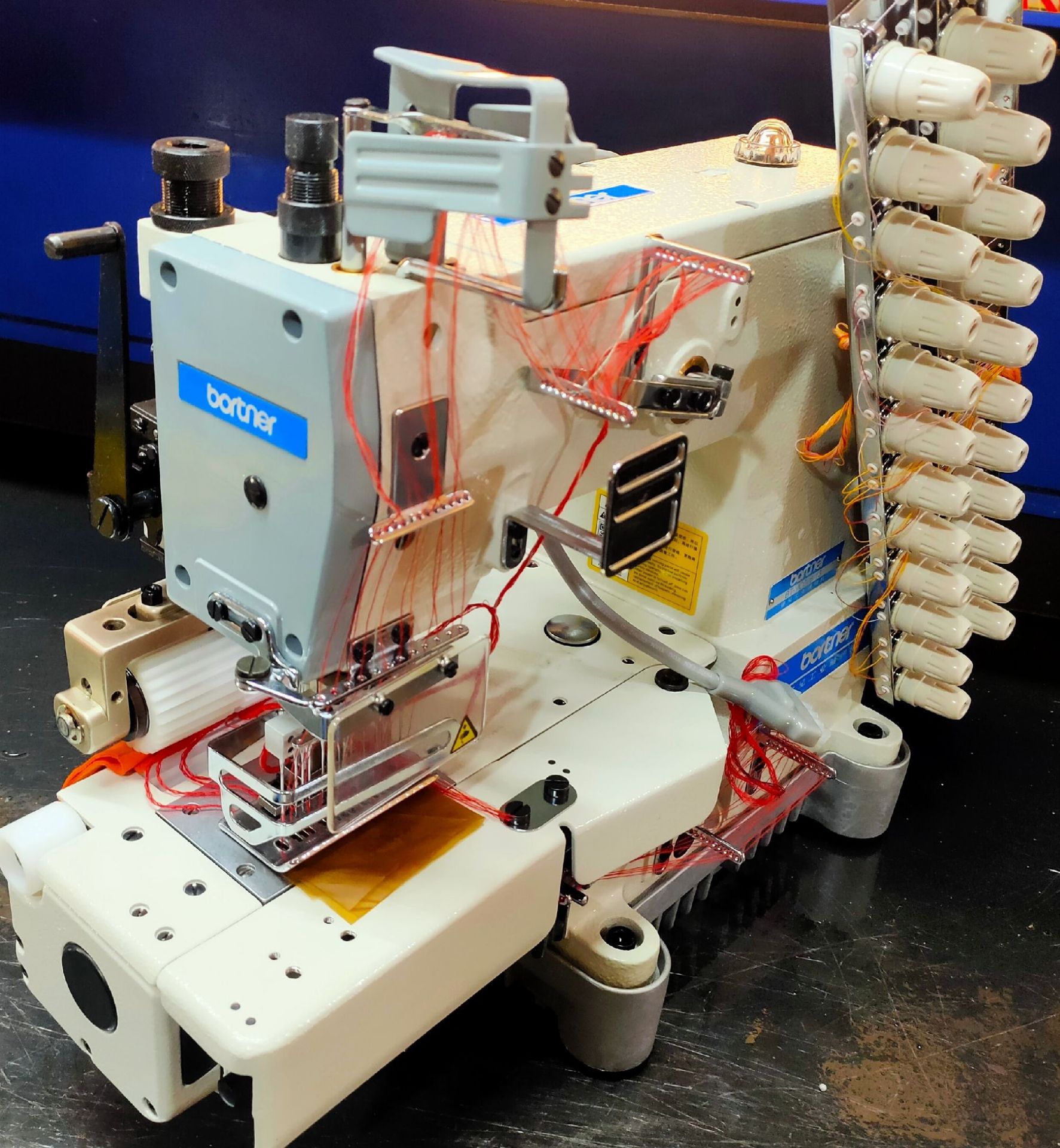 供应vc008拉腰机 十三针多针机 直驱上腰机 电脑橡筋机工业缝纫机