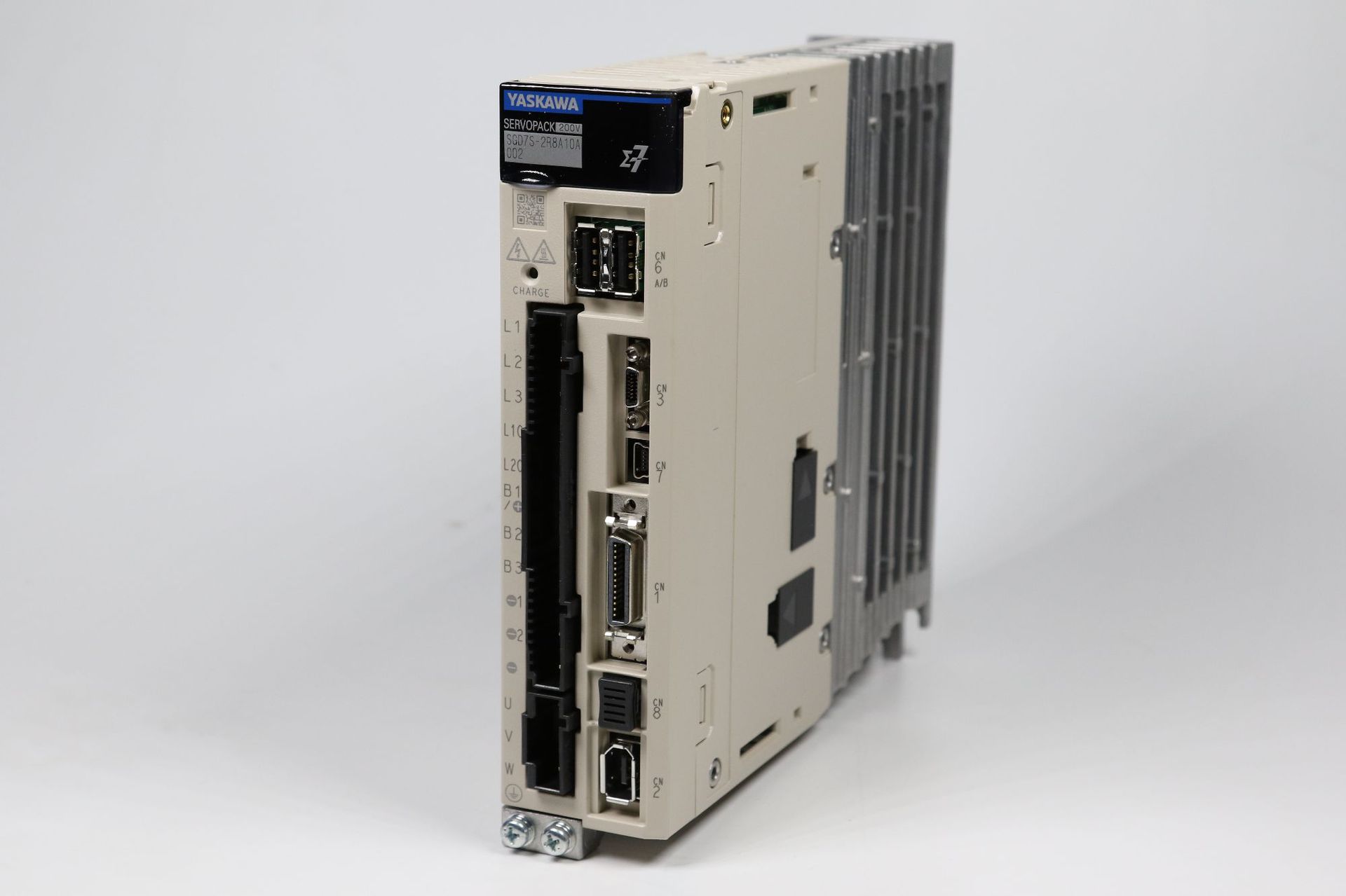 批发销售安川7系列伺服产品sgd7s通用性伺服驱动器200w